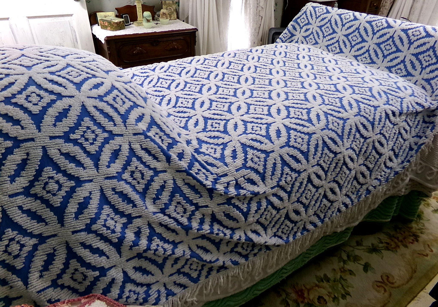 coastal cottage blue vintage chenille bedspread, cobalt & white geometric pattern, 100% cotton twin size summer coverlet with fringe