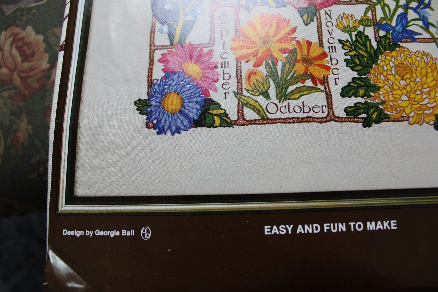 FLOWERS of the MONTH Vtg Crewel Embroidery Kit Floral Paragon Stitchery 0704