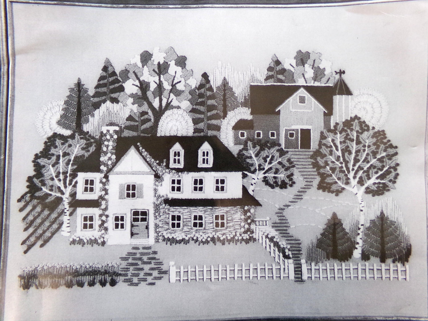 FARM SCENE Vintage Crewel Embroidery Kit Hippie Country House, Paragon Needlecraft Stitchery, Kit# 0613X, Design by Doris Chaconas