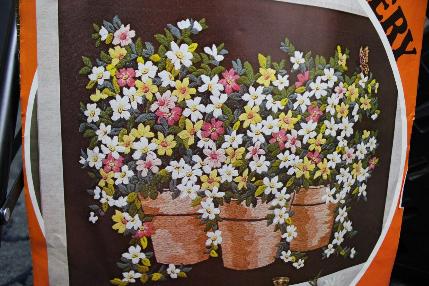 Vintage "FLOWER PAINTING" Crewel Embroidery Kit Huge Rare Paragon Stitchery 0710