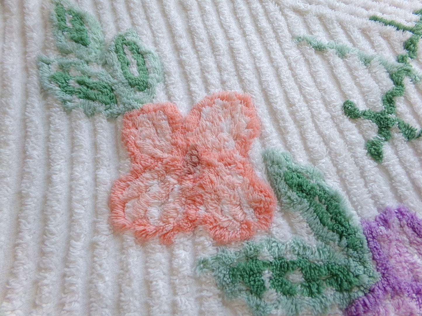 Pretty Vintage Chenille Fabric - Soft & Textured for Your Creative Projects, 21" x 28" Piece of Sewing Material Ideal for Quilts, Pillows