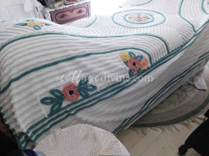 Vintage Cottage Style Bedding 1940s Circle Swirl Floral Chenille Bedspread, FULL, Cotton