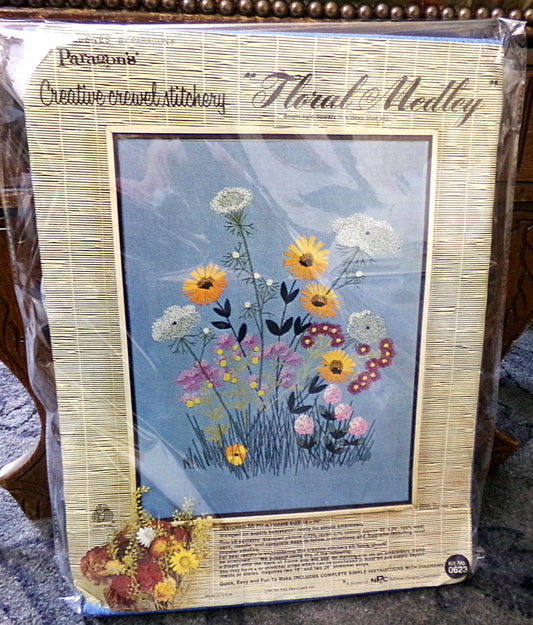 FLORAL MEDLEY Crewel Stitchery Kit, Summer Flowers, Vintage 0623 Paragon Needlecraft Embroidery by Polly Gottfried