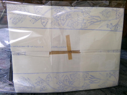Vintage MUSEUM SAMPLER Embroidery Kit, Cooper-Hewitt Smithsonian Institution, Paragon Creative Crewel Stitchery, 0237, Linen Canvas