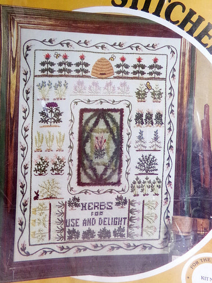 HERB 'N SPICE Garden Sampler Crewel Embroidery Kit, 1977 Vintage Paragon Needlecraft Creative Stitchery #0786
