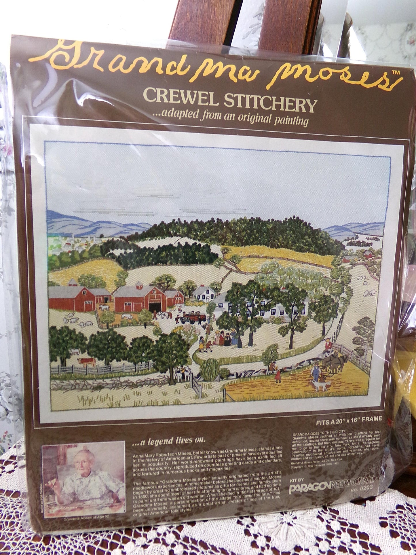 GRANDMA GOES to the Big CITY Crewel Embroidery Kit, Vintage Grandma Moses Paragon Needlecraft Creative Stitchery #0203