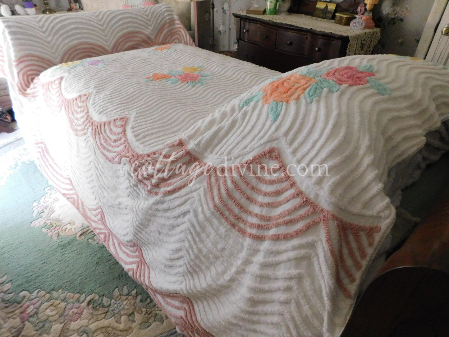 Grandma's Cottage Chic 1950s White Rose Floral Vintage Chenille Bedspread, Full