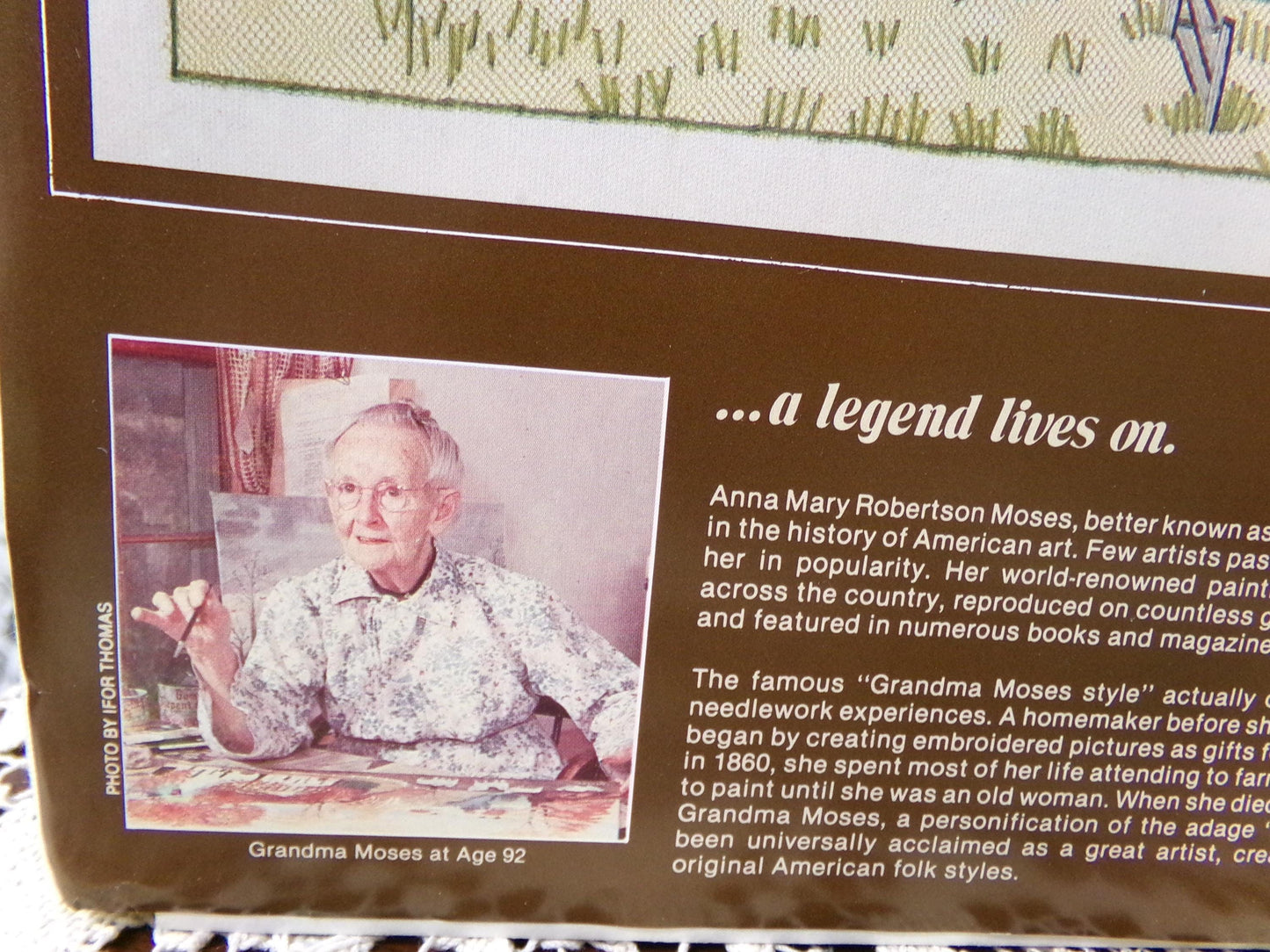 GRANDMA GOES to the Big CITY Crewel Embroidery Kit, Vintage Grandma Moses Paragon Needlecraft Creative Stitchery #0203