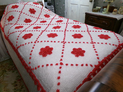 vintage red flower chenille bedspread, white cotton full size bedding