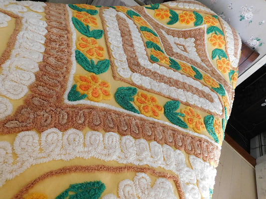 Midcentury Vintage Chenille Bedspread, Sunrise Yellow Gold Hearts & Flowers, Full Size Bedding