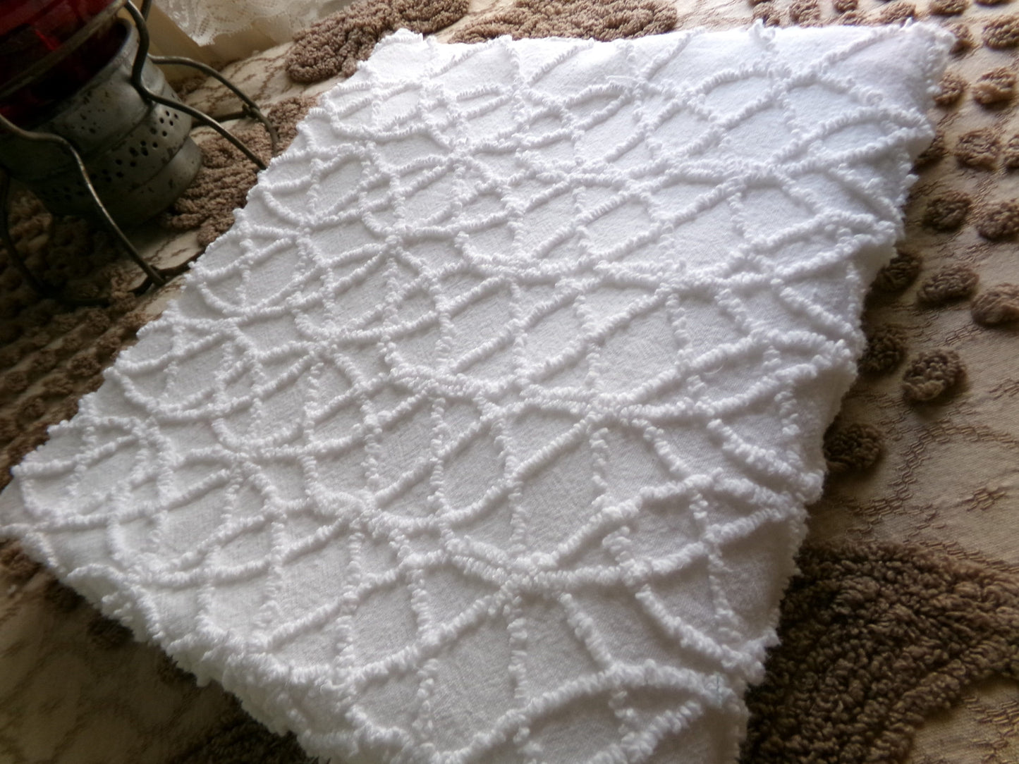 Petite White Eternity Links Vintage Chenille Fabric, 20" x 24" inch Piece, Elegant Lightweight Cotton, Ideal for Handmade Quilts, Crafts