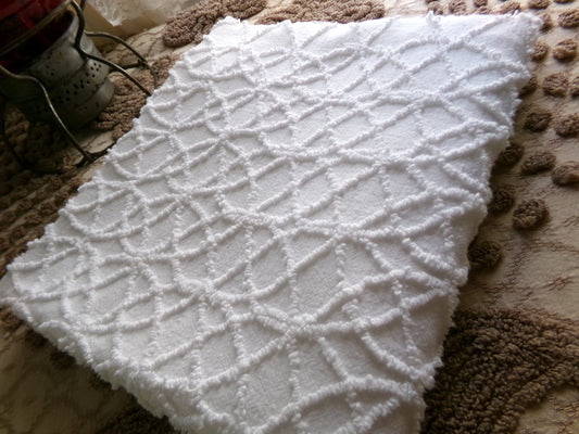 Petite White Eternity Links Vintage Chenille Fabric, 20" x 24" inch Piece, Elegant Lightweight Cotton, Ideal for Handmade Quilts, Crafts