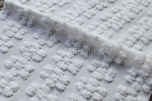 whimsical white daisy chenille fabric, little daisies on cotton, 18" x 25" piece of vintage style sewing material for quilting & crafts