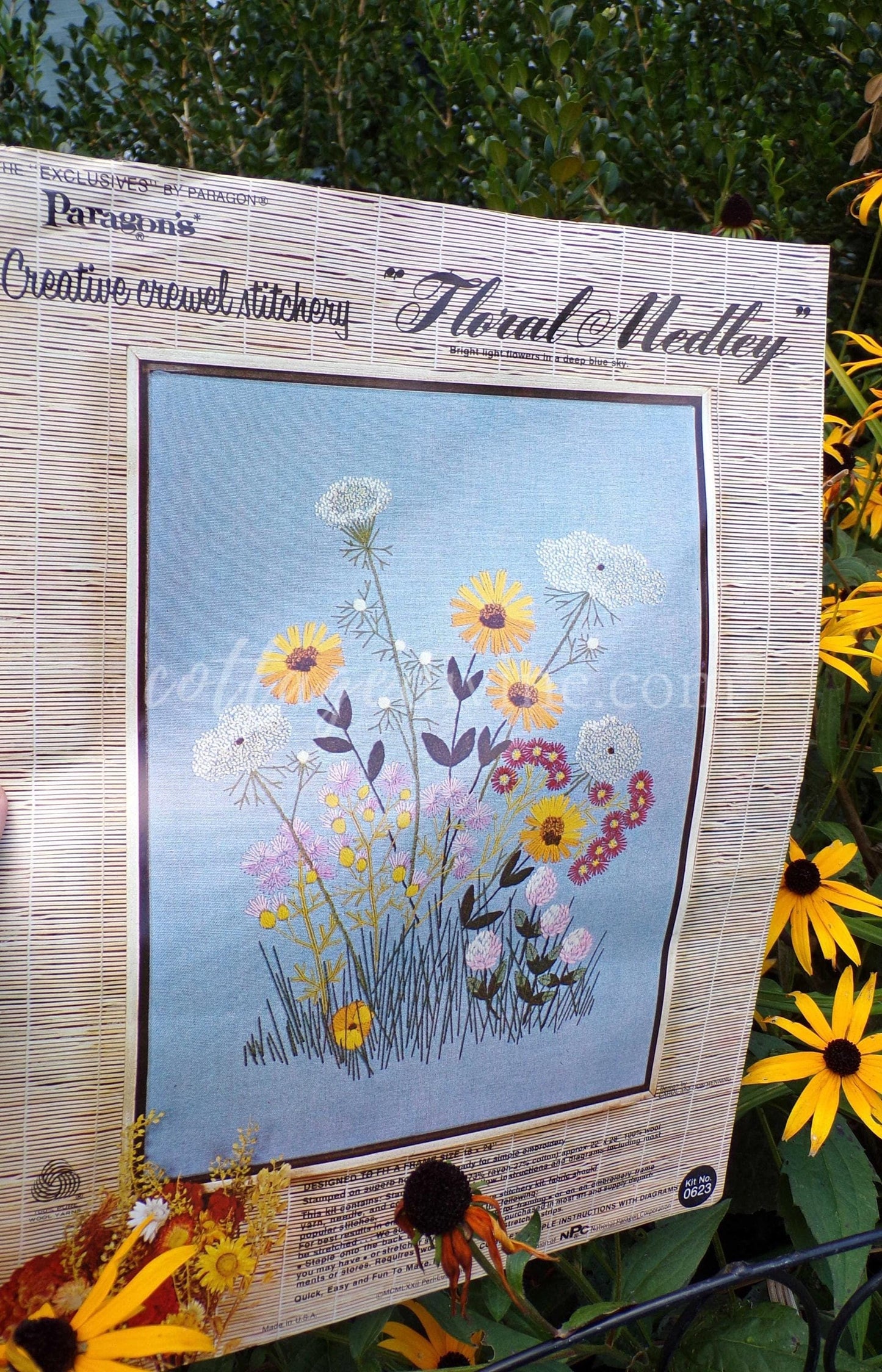 FLORAL MEDLEY Crewel Stitchery Kit, Summer Flowers, Vintage 0623 Paragon Needlecraft Embroidery by Polly Gottfried
