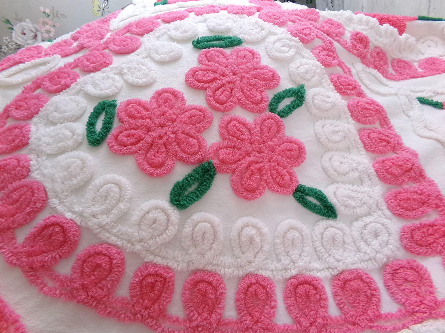 fairytale hearts vintage chenille bedspread, feminine pink & white sweetheart rose trios, romantic full size 100% cotton bedding