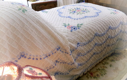 cottage classic vintage chenille bedspread, springtime flowers on white with fringe trim, full size cotton bedding