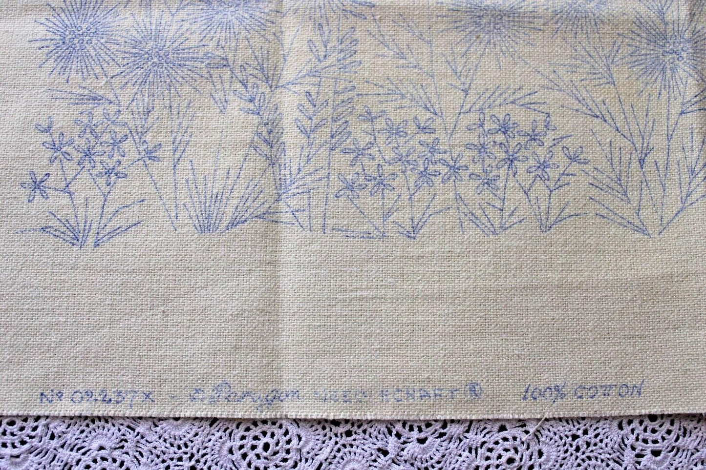 YELLOW DAISIES Paragon Crewel Embroidery Kit 02237X Vtg Boho 70s Barbara Sparre