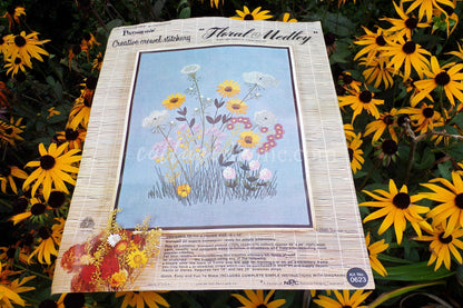 FLORAL MEDLEY Crewel Stitchery Kit, Summer Flowers, Vintage 0623 Paragon Needlecraft Embroidery by Polly Gottfried