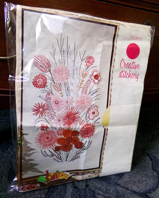 REGAL MUMS Crewel Stitchery Kit, Vintage Boho Style Wall Hanging, Rare Paragon Needlecraft Hippie Embroidery # 0219