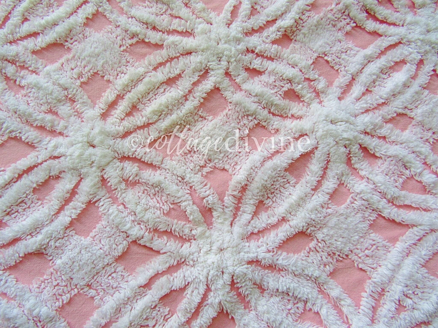 Pretty in Pink Vintage Chenille Bedspread, Classic White Wedding Ring Design, Twin Size