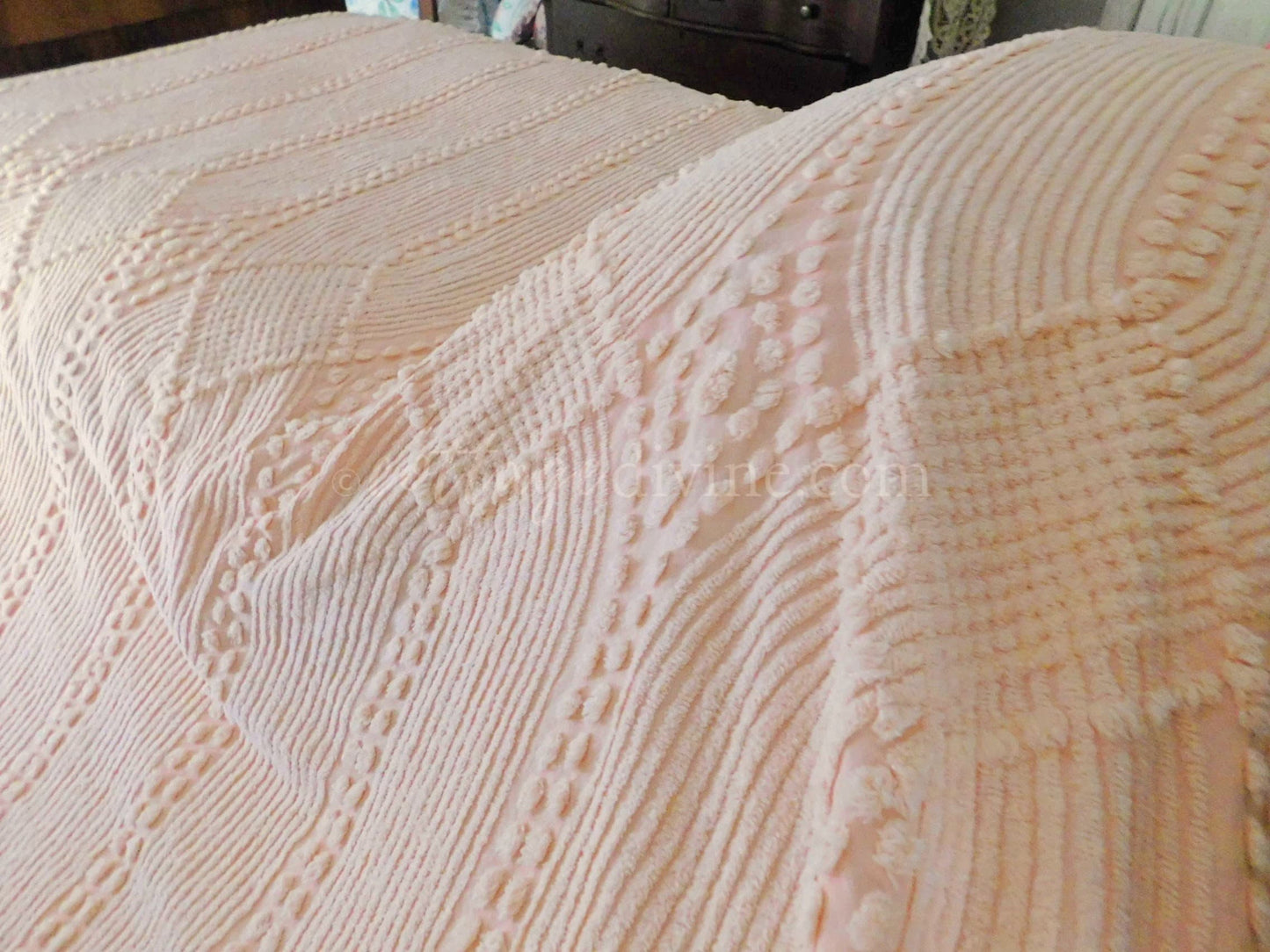 Graceful Waterfall Iced Peach Vintage 1940s Chenille Bedspread, Full Size, Cotton