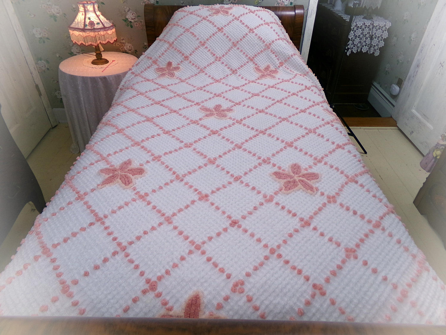 vintage full size chenille bedspread, simple star flowers on white cotton, shabby cottage style bedding