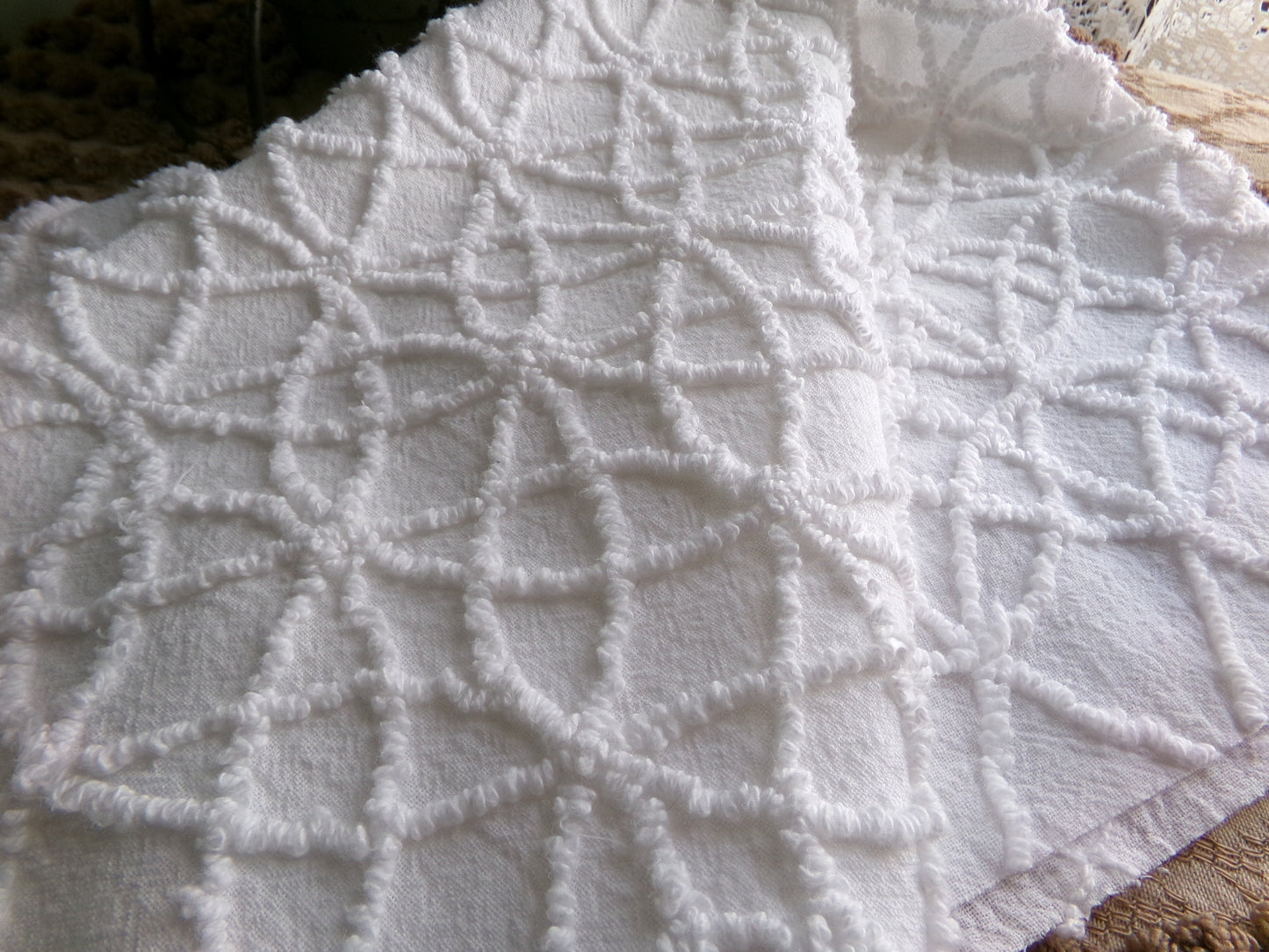 Petite White Eternity Links Vintage Chenille Fabric, 20" x 24" inch Piece, Elegant Lightweight Cotton, Ideal for Handmade Quilts, Crafts