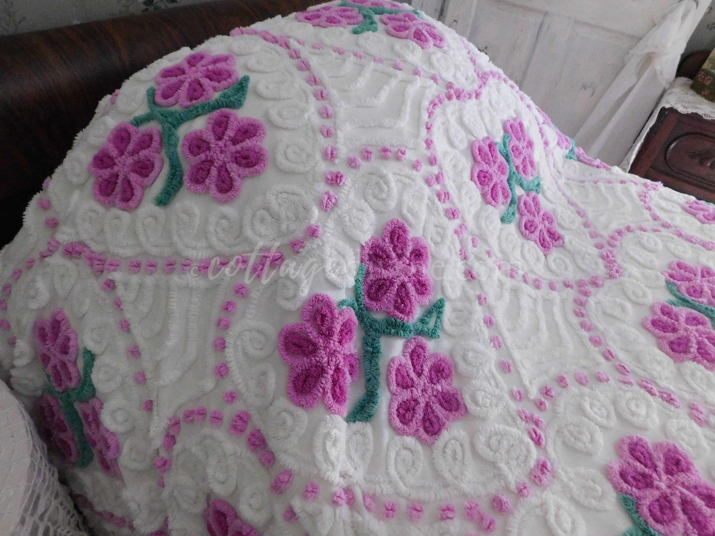 Cottage Style Bedding, Jumbo Hearts, Midcentury Romance Vintage Chenille Bedspread, Full Size