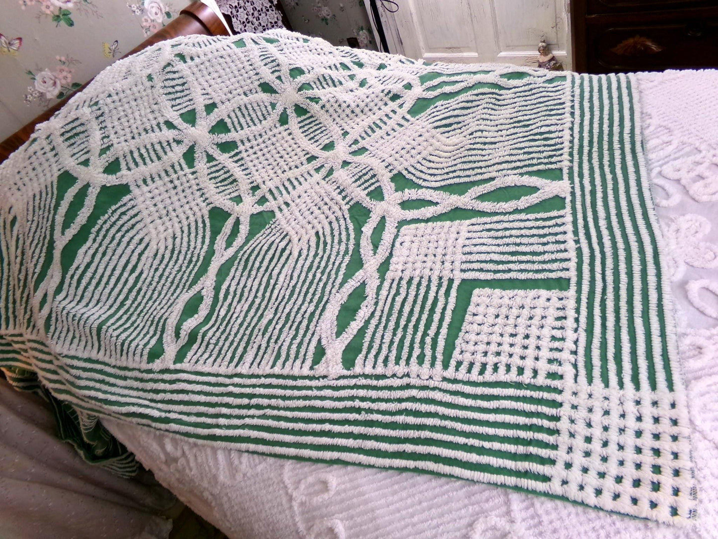 forest evergreen vintage chenille bedspread with snowflake white wedding rings, full size bedding, 100% cotton