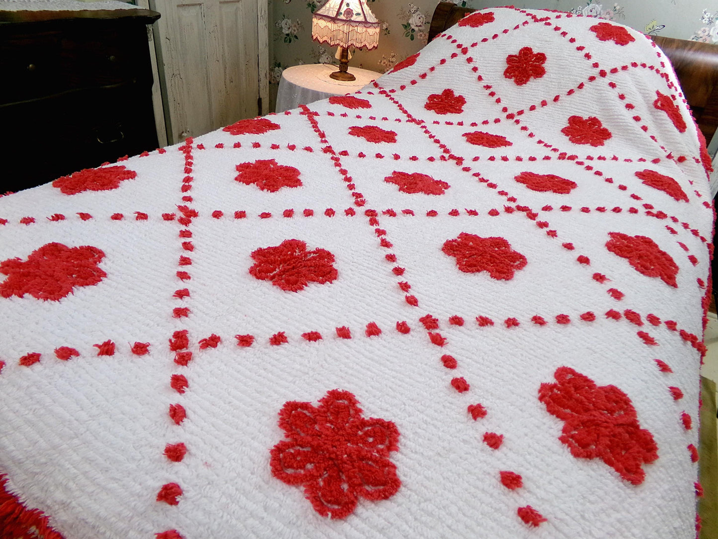 vintage red flower chenille bedspread, white cotton full size bedding