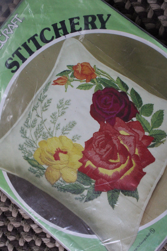 FESTIVAL OF ROSES Pillow Kit, Paragon Needlecraft Stitchery Kit #0857, Finishes 14" inch Square, Design by Georgia Ball 1978