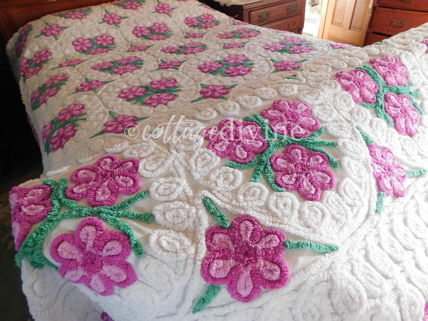 Romantic Plush Hearts White Curlicue 1950s Vintage Chenille Bedspread, FULL Size
