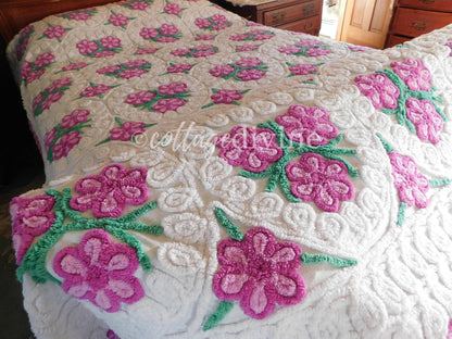 Romantic Plush Hearts White Curlicue 1950s Vintage Chenille Bedspread, FULL Size