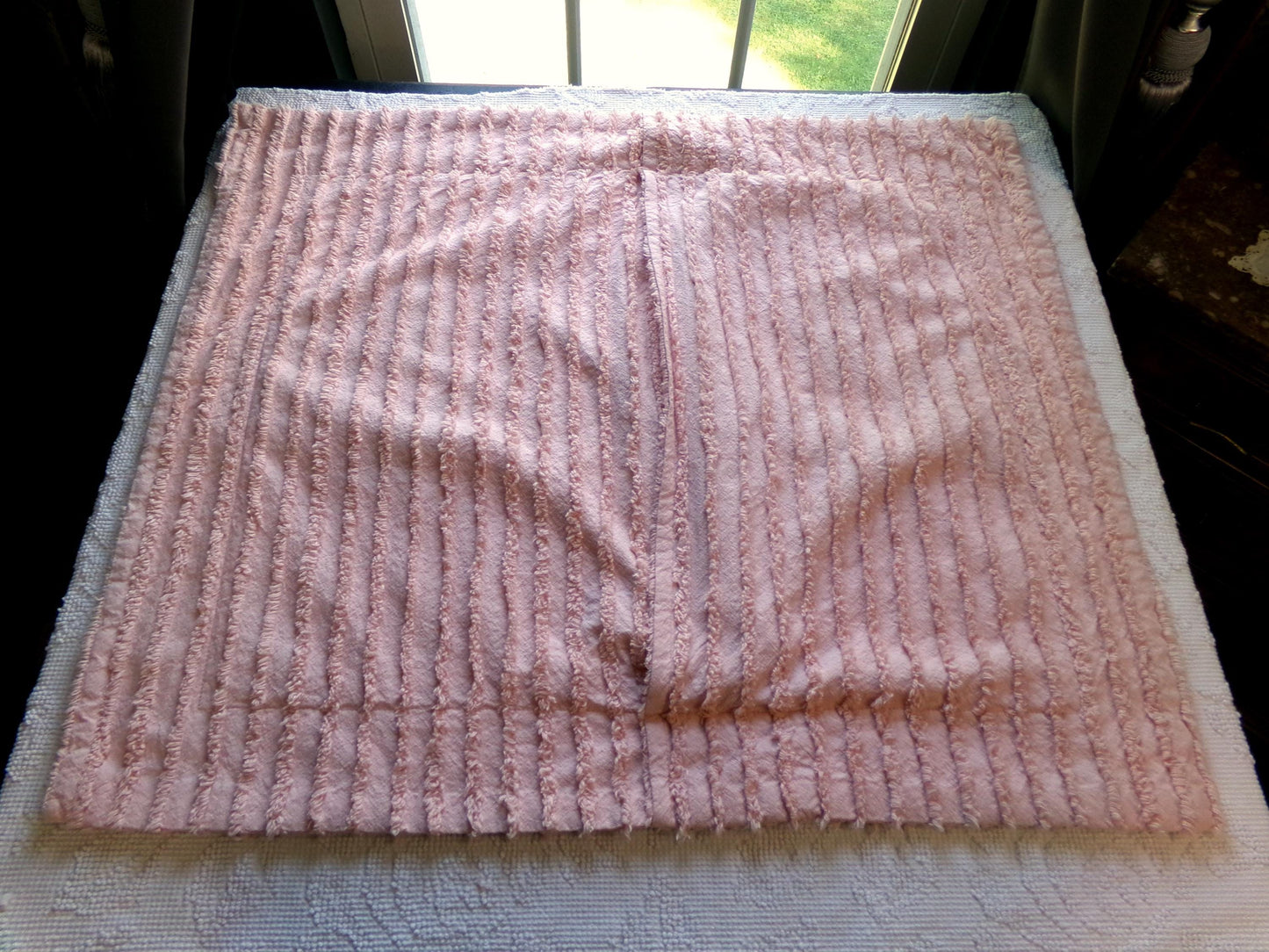 romantic cottage chenille pillow sham, vintage style daisy floral on pink cotton with envelope back, SINGLE, not a pair