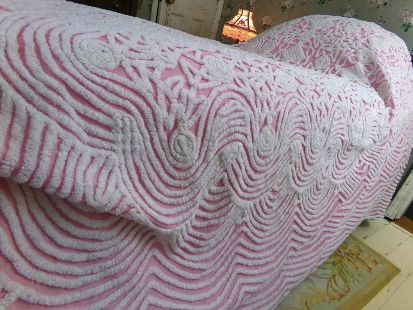 shabby pink fantasy cottage chenille bedspread, vintage white rose tufted full size cotton bedding