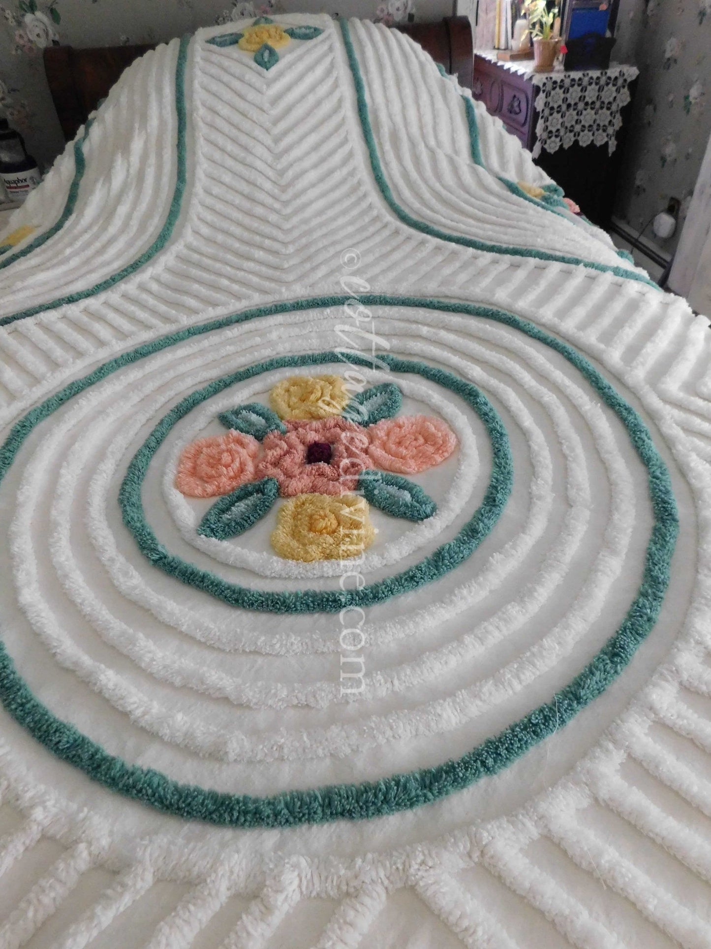 Vintage Cottage Style Bedding 1940s Circle Swirl Floral Chenille Bedspread, FULL, Cotton