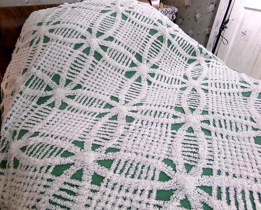 forest evergreen vintage chenille bedspread with snowflake white wedding rings, full size bedding, 100% cotton