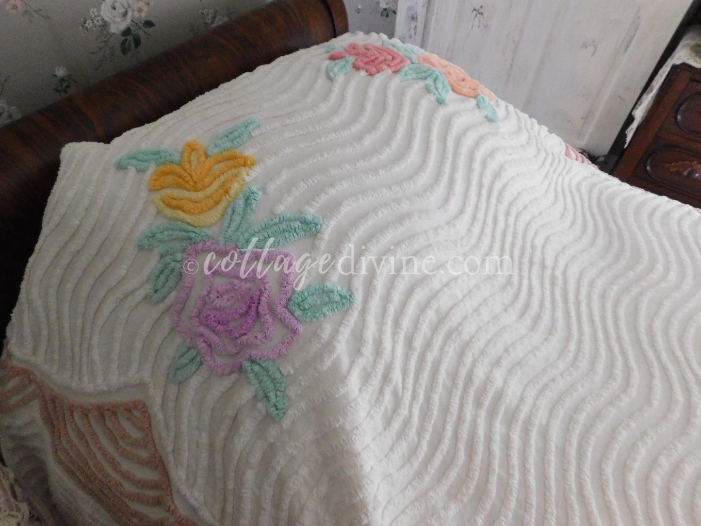 Grandma's Cottage Chic 1950s White Rose Floral Vintage Chenille Bedspread, Full