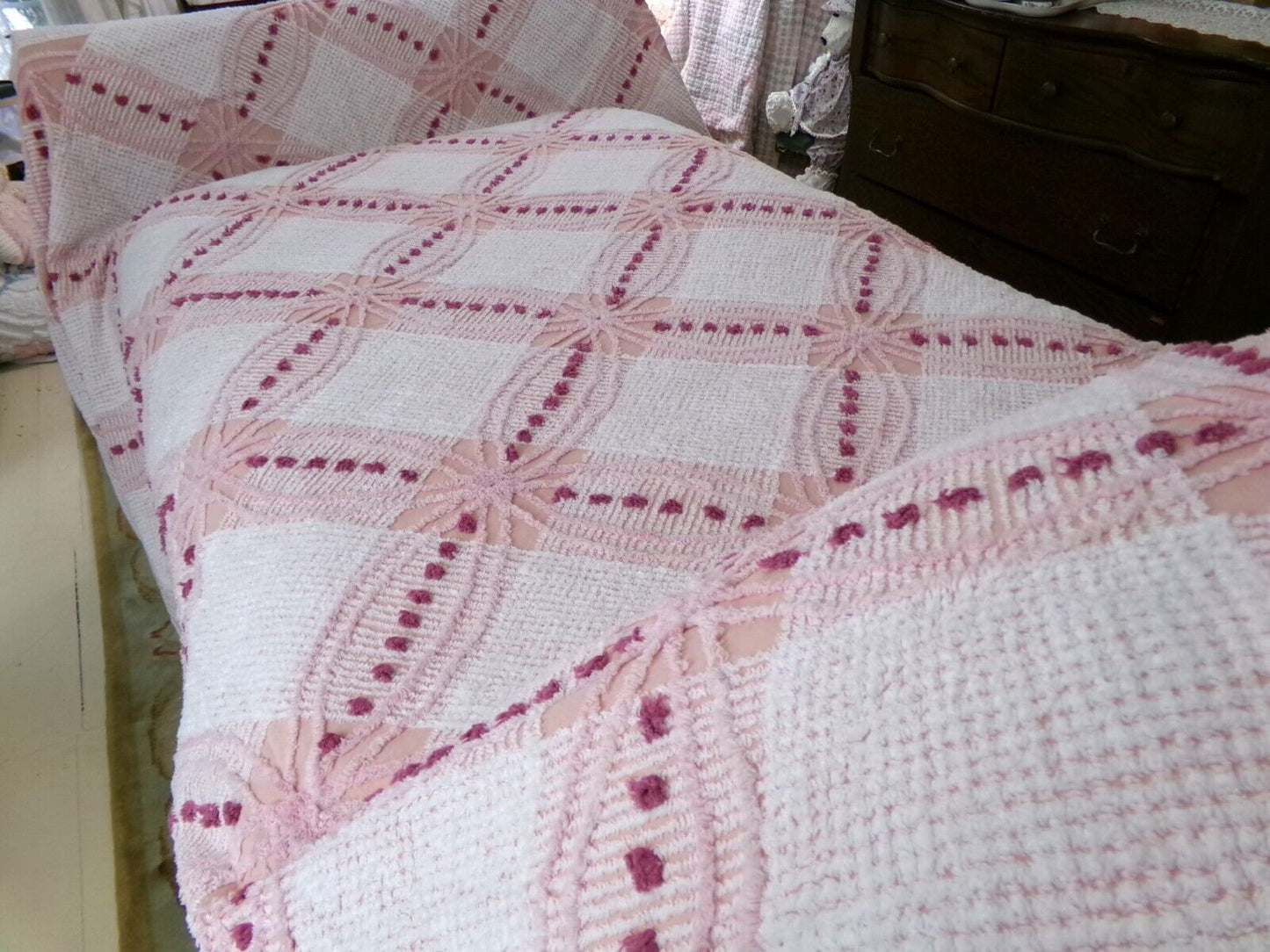 MCM Atomic Rosy Pink Vintage Chenille Bedspread, Classic Geometric Design, Twin Size