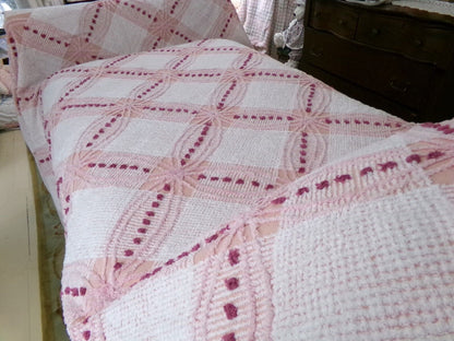 MCM Atomic Rosy Pink Vintage Chenille Bedspread, Classic Geometric Design, Twin Size