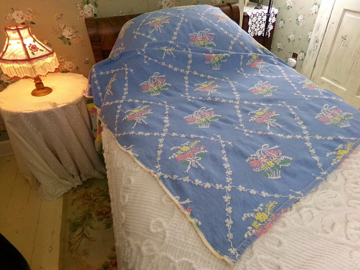 shabby cottage style Vintage woven bedspread, fieldcrest blue floral twin coverlet