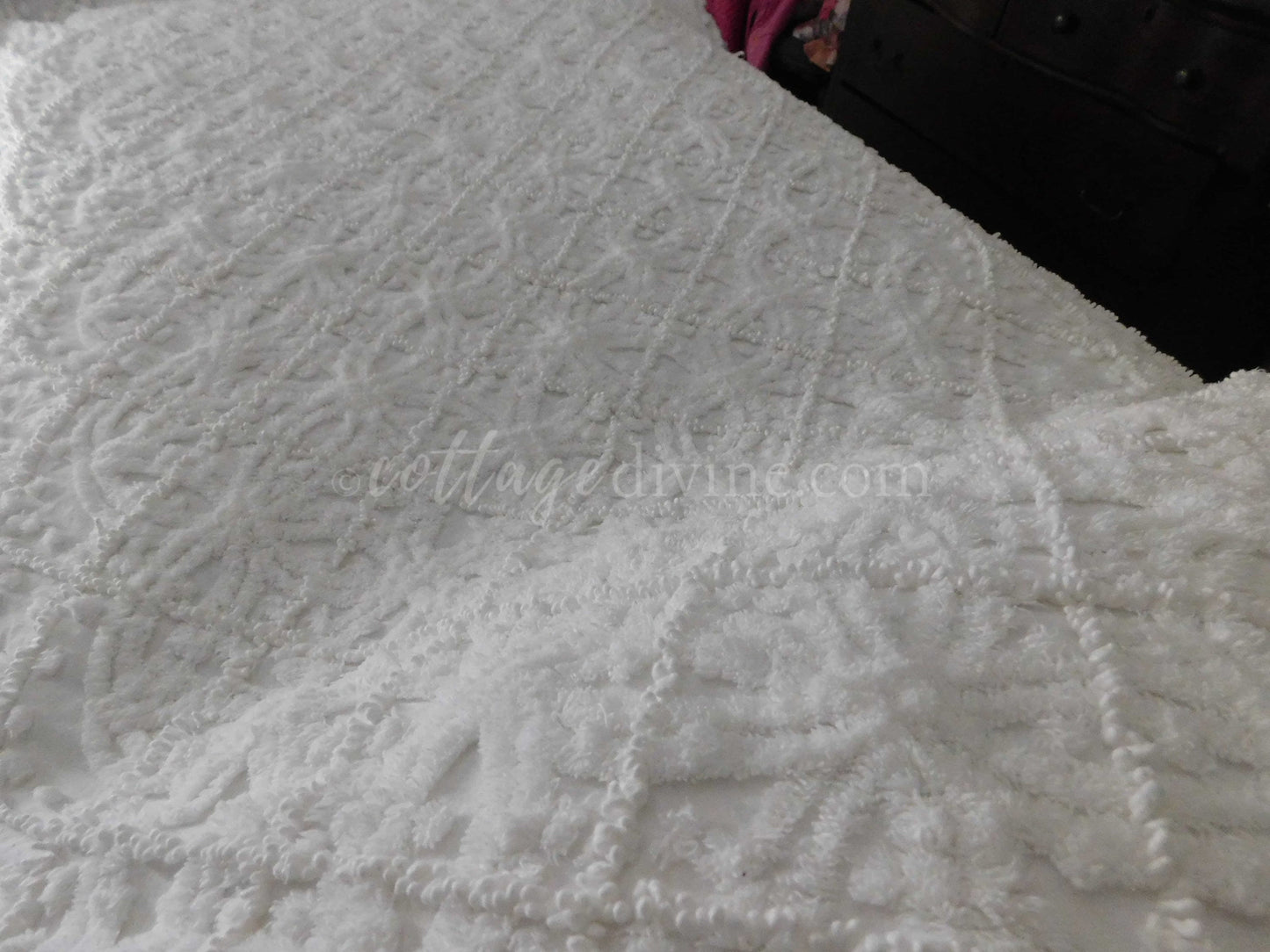 Heavenly White Vintage Chenille Bedspread, Plush Pearl Mop Tufts, Farmhouse Fabulous Bedding