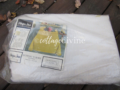Fresh White Buttons 'n Bows Vintage Morgan Jones Chenille Bedspread, Twin, NOS