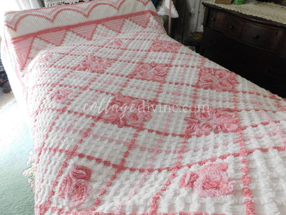 Fantasy Rose Vintage Chenille Bedspread, Pink & White, Integrated Ruffle Skirt, Fitted Full Size