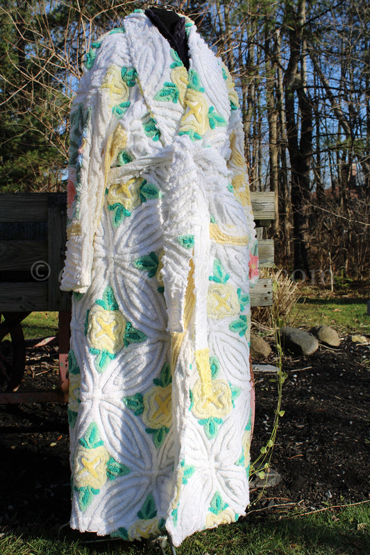 Plush Plus Size Chenille Robe, Upcycled Bathrobe from Cabbage Rose Blooms Vintage Chenille Bedspread, 1X / 2X Large