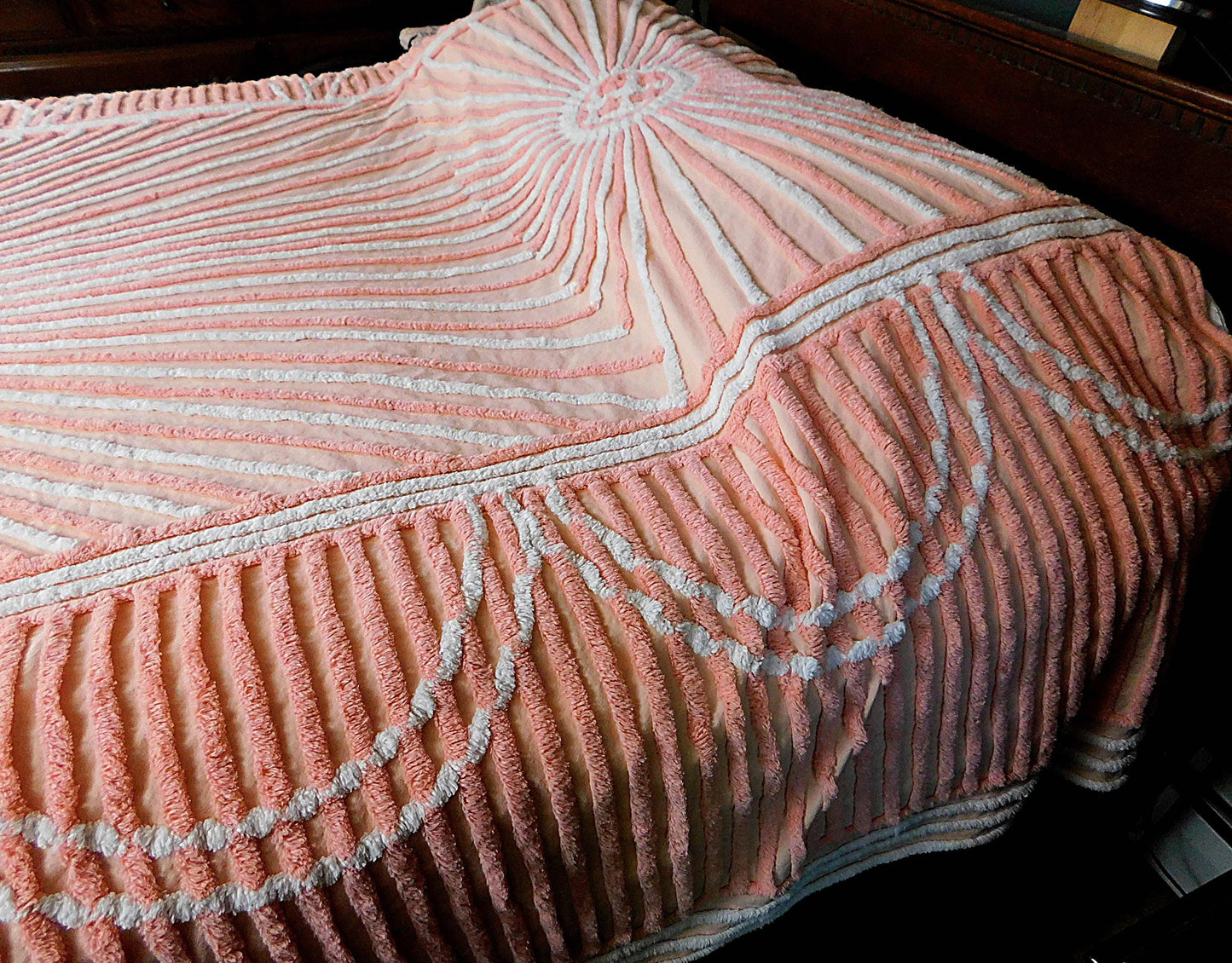 Spectacular STARBURST Peach SUN RAYS Vintage Chenille Bedspread, 100% Plush Cotton, Full Size