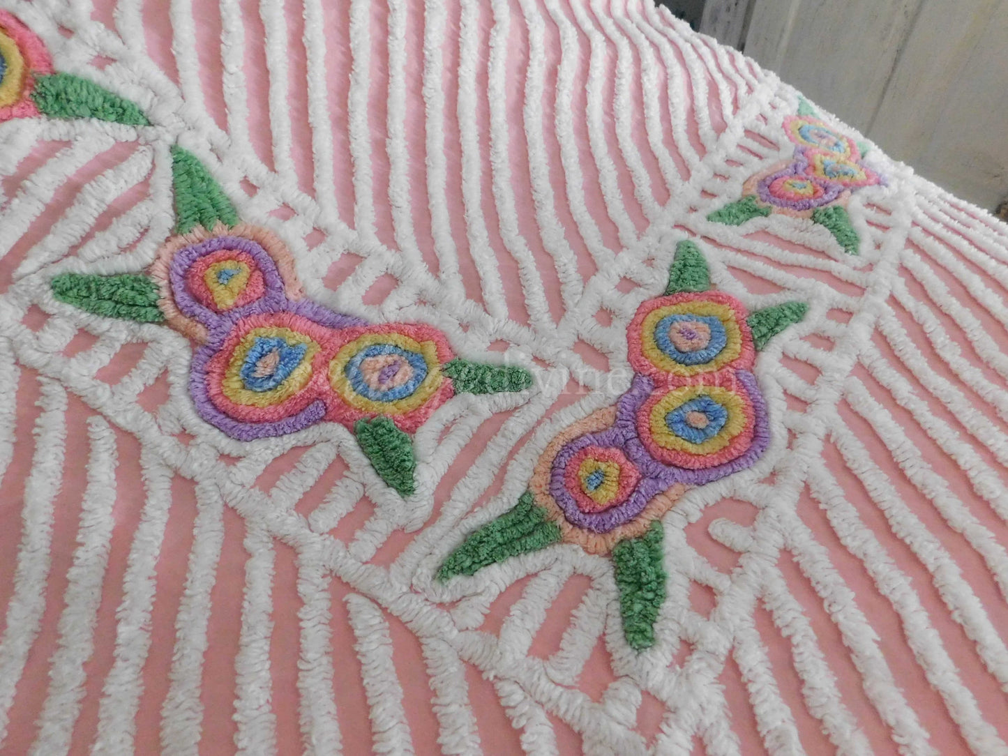 Rainbow Rose Vintage Chenille Bedspread, Cottage Style Plush Pink & White Chevron Design, Full Size