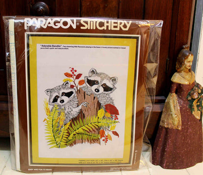 ADORABLE BANDITS Vintage Paragon Needlecraft CREWEL Embroidery Stitchery Kit #0945, Cute Woodland Raccoons, a Georgia Ball Design