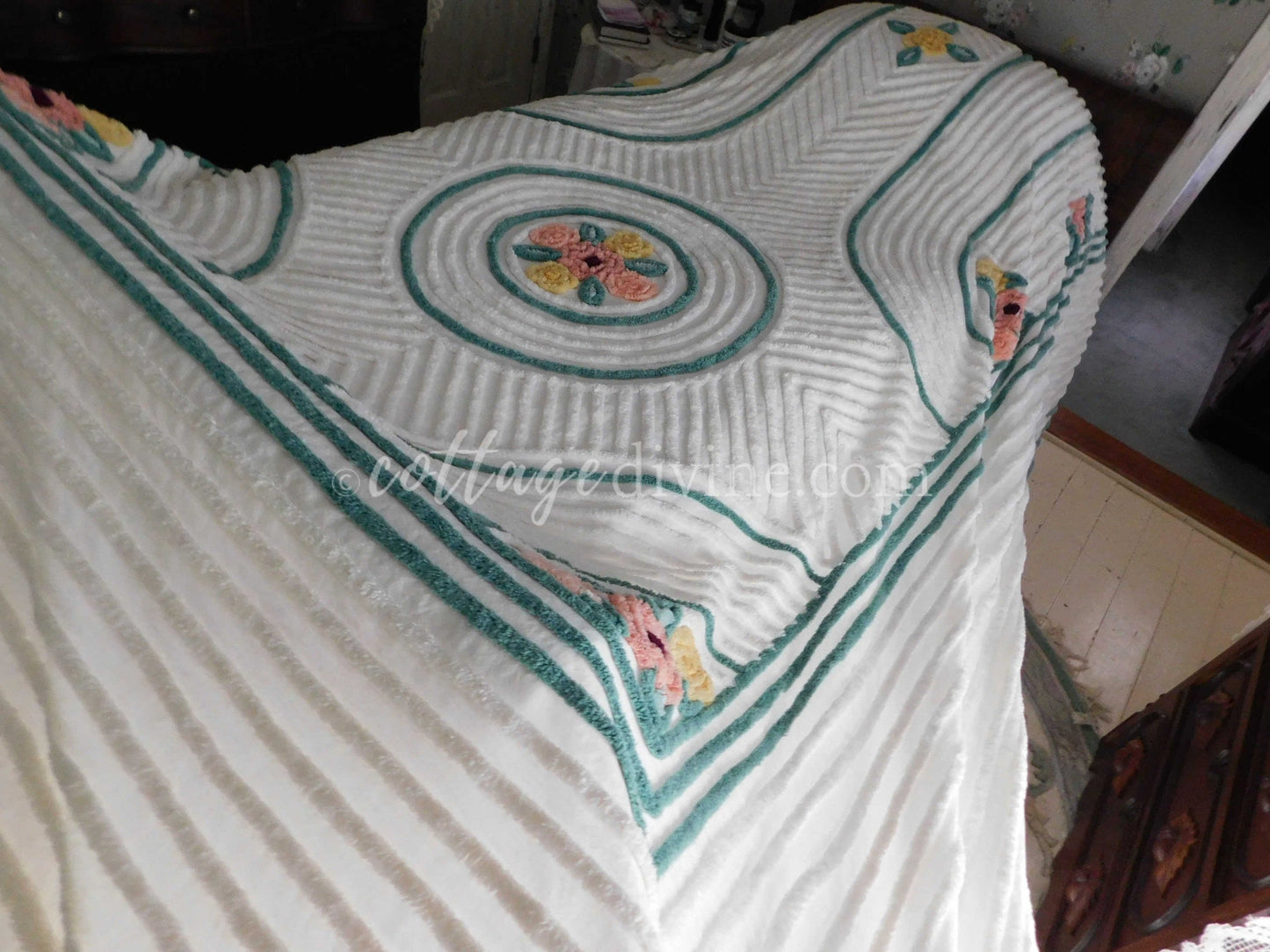 Vintage Cottage Style Bedding 1940s Circle Swirl Floral Chenille Bedspread, FULL, Cotton