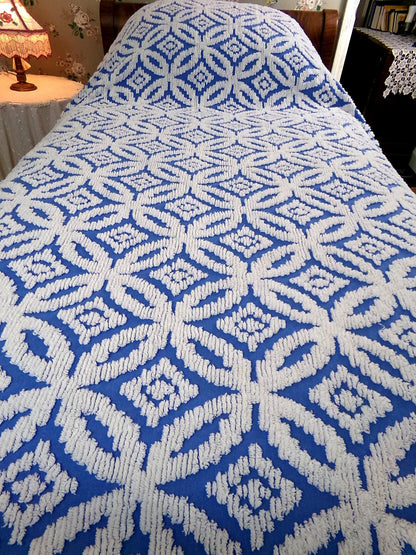 coastal cottage blue vintage chenille bedspread, cobalt & white geometric pattern, 100% cotton twin size summer coverlet with fringe